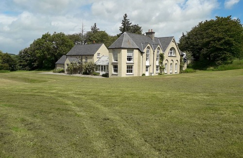 Watch House Village House | Peaceful, spacious and romantic artist's home