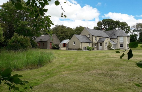 Watch House Village House | Peaceful, spacious and romantic artist's home