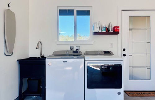 Ocean View House | Peaceful, stylish, modern Hawaiian getaway on one acre with views and stars!