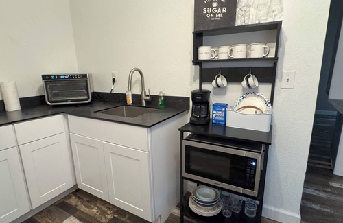 Evening Shade Apartment | Peaceful updated studio near Lake Tenkiller - 60% discount for 28+ day stays!