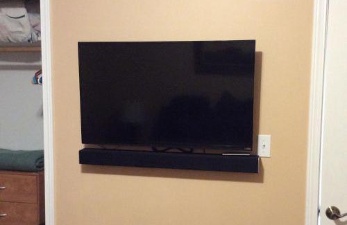 Corvallis House | Peaceful Vacation Getaway, Private Yard, Hot Tub, 360 Views, Cozy Cottage in the heart of the Bitterroot Valley, Sage Cottage 406