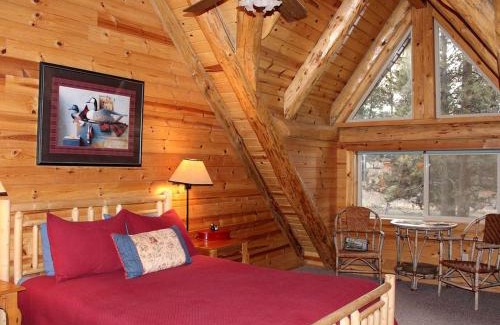 Chiloquin House | Peaceful Waterfront Log Cabin near Crater Lake National Forest, Oregon