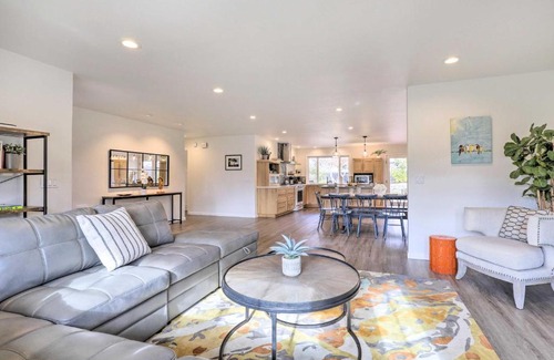 Santa Rosa House | Peaceful Windsor Retreat with Private Hot Tub!