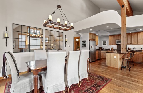 Warrior's Mark West House | Peak 10 Place - Free Winter Shuttle to Lift - Ski-In, Ski-Out for Experts Only