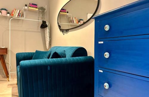 Thane West Apartment | Peak View Studio@Hiranandani thane