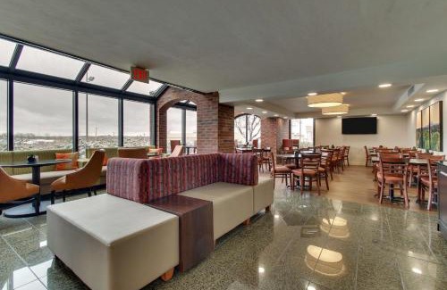 Arnold Hotel | Pear Tree Inn St. Louis - Arnold