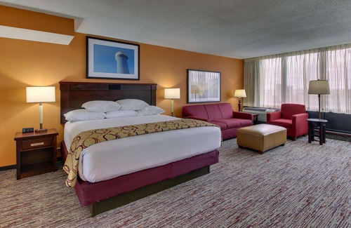 Arnold Hotel | Pear Tree Inn St. Louis Arnold