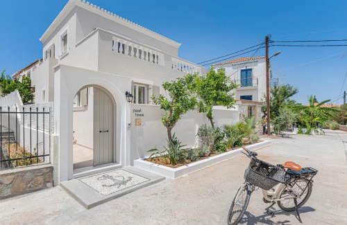 Spetses Villa | Pearl House - Luxurious new beach villa in Spetses stunning view