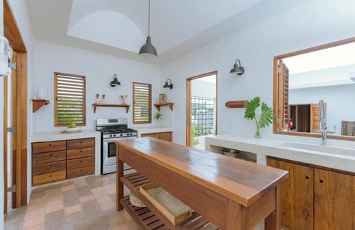 Treasure Beach Villa | Peeniwalli Villa with Private Pool & Beach Access, Treasure Beach