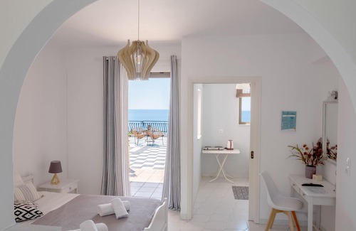 Agia Marina House | Pefkides Aegina Boutique Apartments