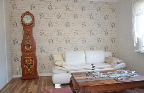 Djuras House | Pellas Gård