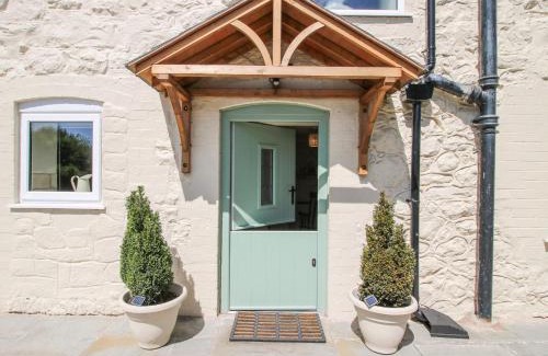 Maesbury Marsh House | Pennal Cottage