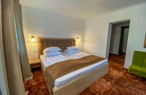 Sarata-Monteoru Hotel | Pension Casa cu Tei