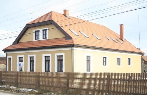 Joseni House | Pensiune AgroTuristica Horváth-Kert