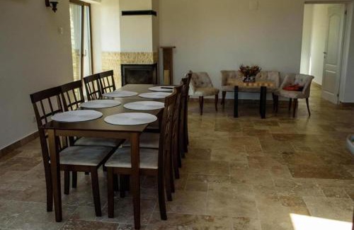 Baia de Fier House | Pensiunea Casa Sofia