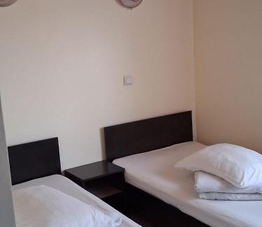 Hunedoara House | Pensiunea Krystinne