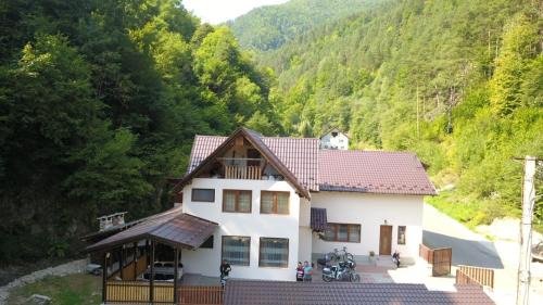 Sugag House | Pensiunea La Cernat