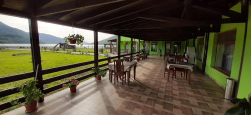 Berzasca House | Pensiunea Lorena