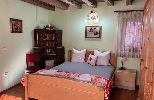 Crit House | Pensiunea Rozalia