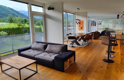Schardorf Apartment | Penthouse am Golfplatz, Nähe RedBull Ring