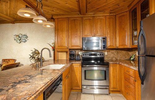 Townsite House | Penthouse Condo w/Panoramic Ocean Views at Beach Resort