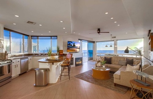Central Mission Beach Condo | PENTHOUSE SKY SUITE * 55' Ocean Front * 4 Decks