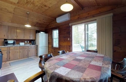 Spofford House | Penthouse, Steps to the Sandy Beach & clear water