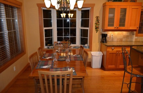 Snow Pine Estates Condo | Penthouse view, elevator, steam room, hot tub, den, 2-min walk to groomed trails