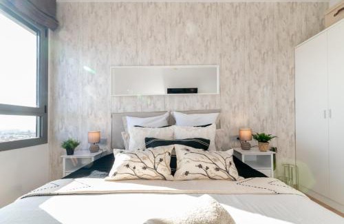 Cornella de Llobregat Apartment | Penthouse with Private Terrace & Pool Access