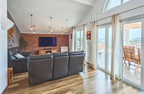 Krizna luka Apartment | PENTHOUSE with SPECTACULAR SEA VIEW