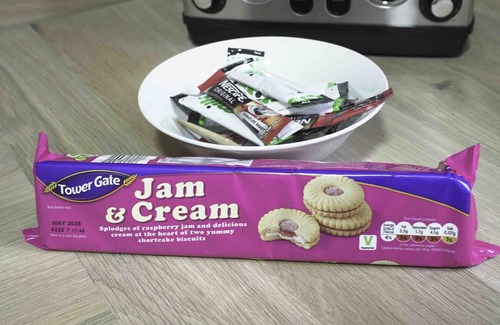 Bathgate House | Pentland House Private Bathroom