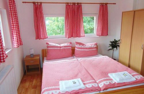 Krasna House | Penzion Sokolovna Krásná