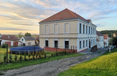 Uhercice House | Penzion Zamecek