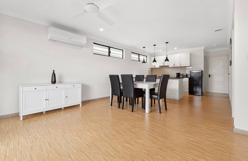 Portsmith Apartment | Perfect 2BR for Groups in Inner-City Suburb