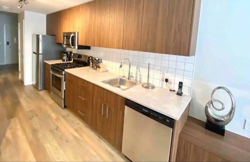 Sidney Condo | Perfect Brand New Studio Downtown Sidney