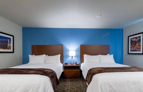 Shakopee Hotel | Perfect Getaway: Comfortable Room w/Kitchen, Near Mystic Lake!
