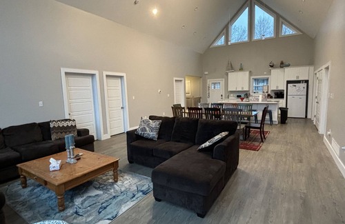 Somerset House | Perfect Lake House on Lake Cumberland