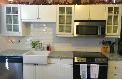 Corryville Apartment | PERFECT Location- beautifully updated 2 BR! UC, Downtown, OTR, Hosptials