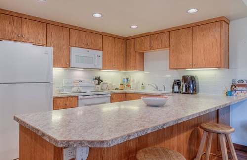 Overlook Park Condo | Perfect Location, Near Golf Course, SHARC passes