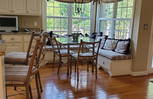 Lexington House | Perfect place in Lexington! Close to downtown & surrounding attractions!