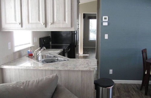 Venice House | Perfect place to call a Timeout! 3 beaches within 15 minutes! With a pool!