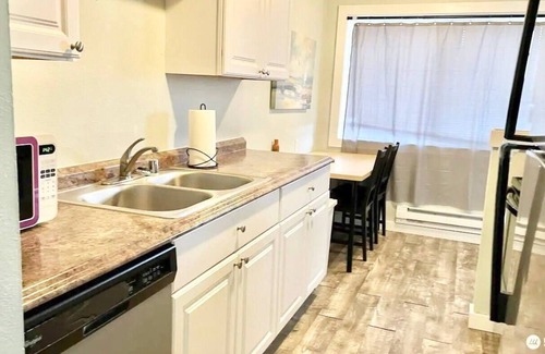 Lakewood Apartment | Perfect Private Retreat Near Beaches & Downtown!