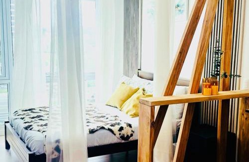 Poblacion District Apartment | Perfect Staycation at Abreeza Mall with Kitchen, Netflix, Resort-style Pool - Davao Stay Suites T2-815