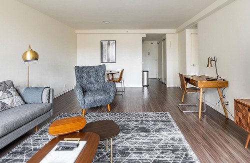 Prudential - St. Botolph Apartment | Perfectly Located 1BR in Boston w/ Concierge + Gym