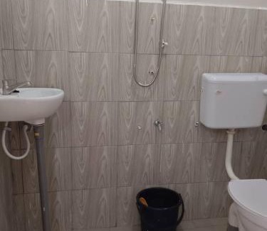 Kampung Pasir Hantu Hotel | Perhentian Alia guest house