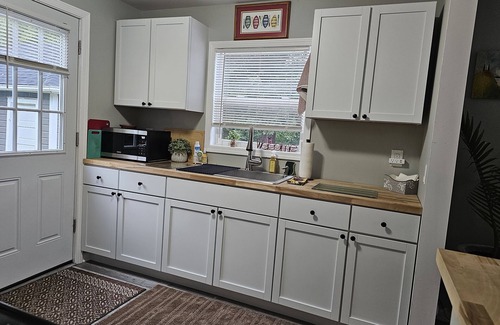 Wonder Lake Cottage | Pet Friendly ($50) 2b/1b Cottage with large yard just off the lake!