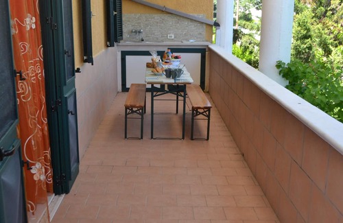 Torre dell'Orso Apartment | Pet-friendly Apartment Bilo per 4 a Torre dellOrso PT01 with A/C & Balcony