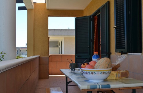 Torre dell'Orso Apartment | Pet-friendly Apartment Bilo per 4 a Torre dellOrso PT01 with A/C & Balcony
