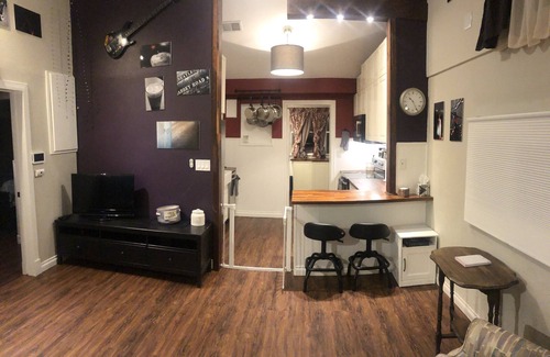 East Gate House | Pet friendly Bungalow. Close to Downtown and Mountains!