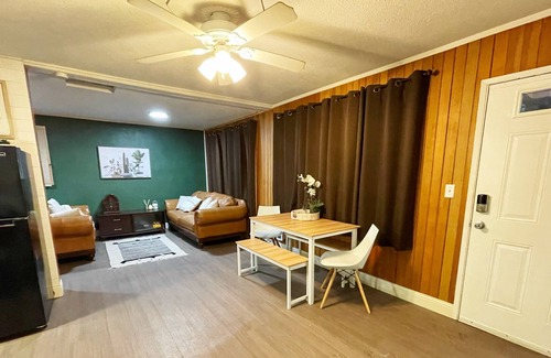 Ashford Cottage | Pet Friendly Cozy Cottage 1/2 Mile from Mt. Rainier